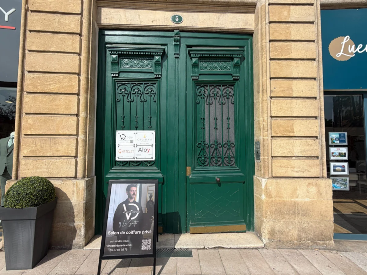 Porte d'entrée de La Suite, 5 Place de Tourny, Bordeaux